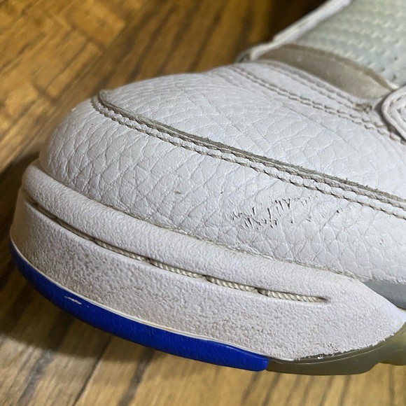 Air Jordan 5 Retro Stealth Sneakers - Picture 8 of 13